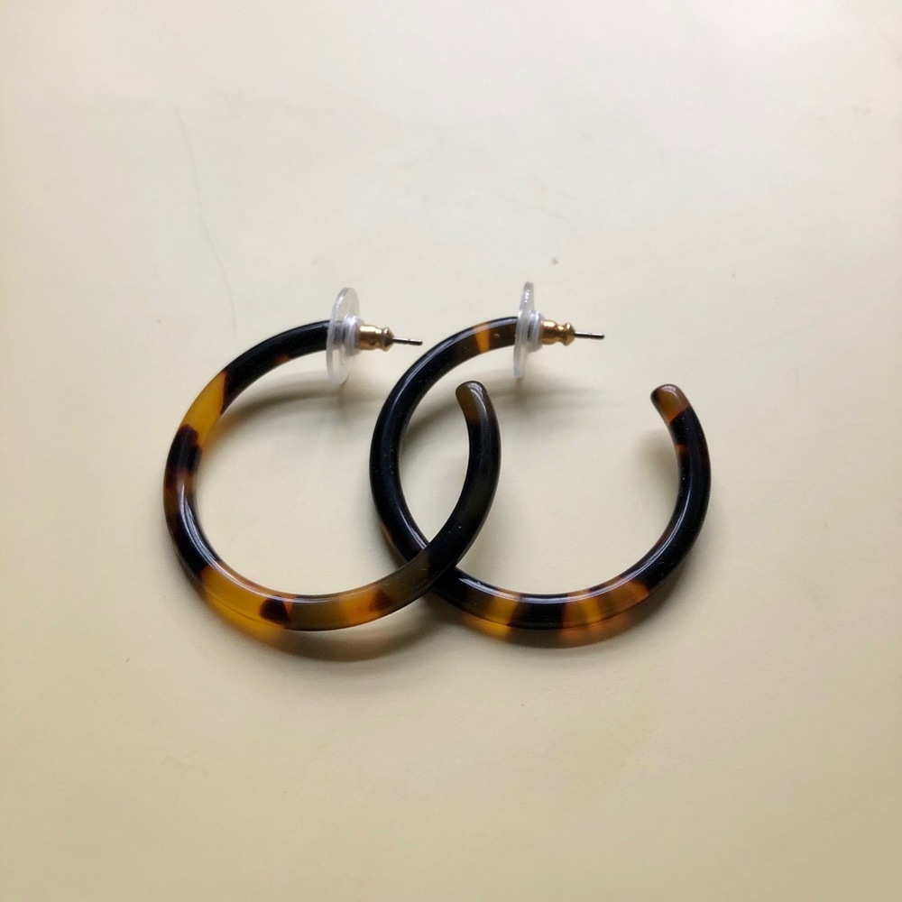 Tortoise pattern hope earrings